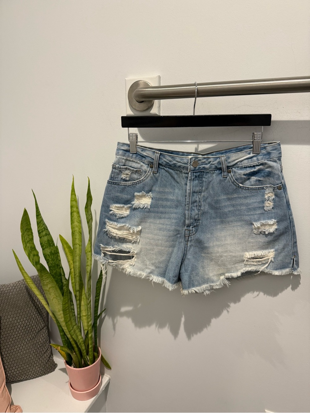 Easel Distressed Light Blue Denim Shorts - Casual Women's Summer Short Size L